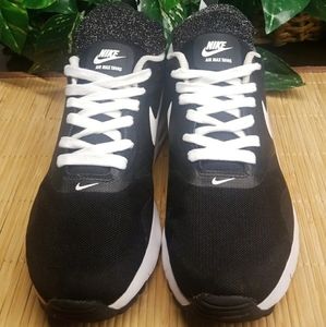 Nike Air Max Tavas Sneaker